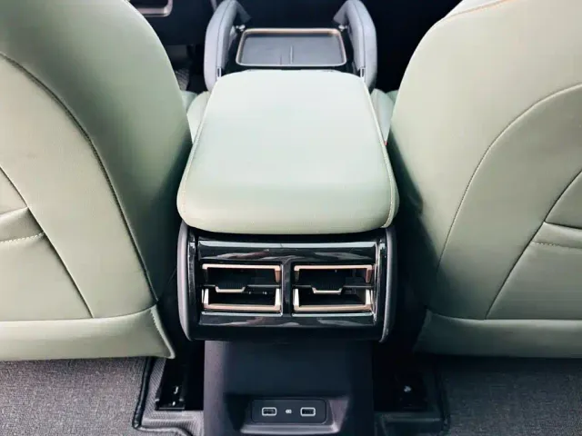 iCAR 03 — Фото автомобиля 19