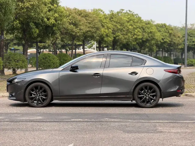 Mazda Axela — Фото автомобиля 16