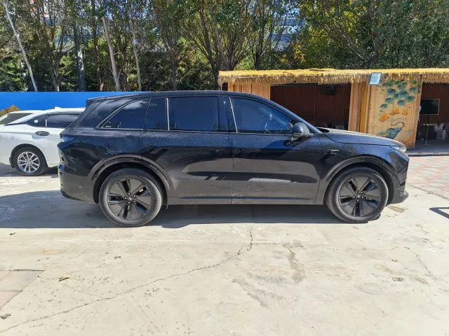 Li Auto L6 — Фото автомобиля 6