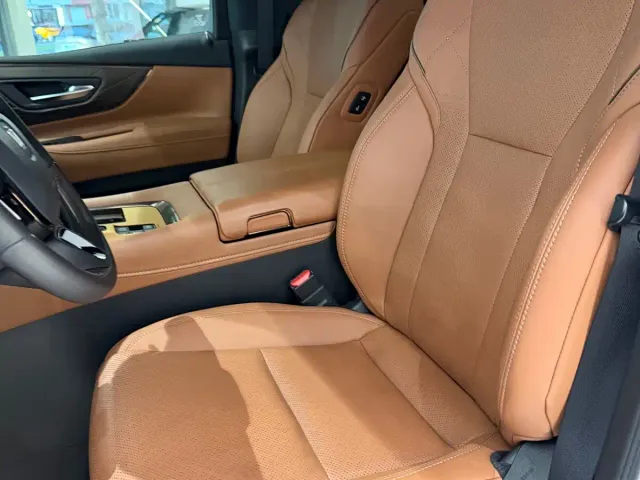 Toyota Vellfire — Фото автомобиля 12