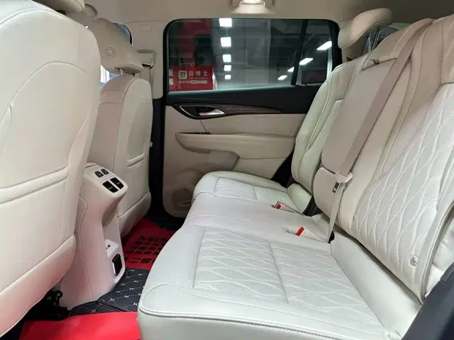 Buick Envision Plus — Фото автомобиля 9