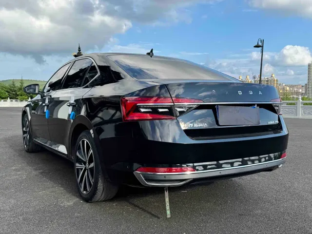 Skoda Superb — Фото автомобиля 4