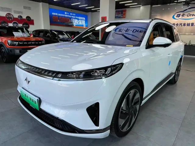 Фотография автомобиля — Dongfeng eπ 008