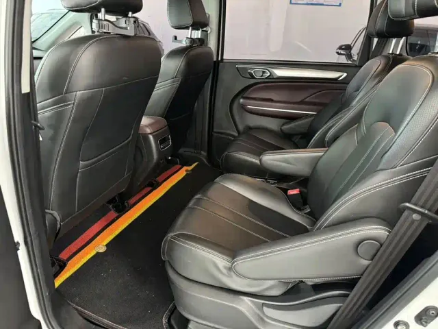 GAC Trumpchi M6 — Фото автомобиля 8