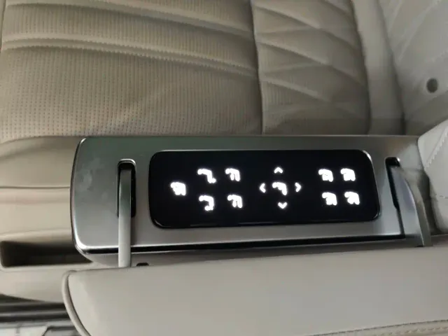 Roewe iMAX8 — Фото автомобиля 13