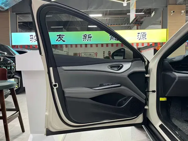 BYD Seal 07 DM-i — Фото автомобиля 19