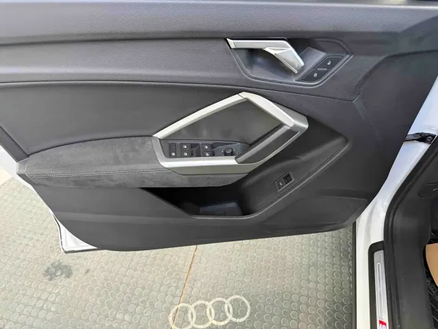 Audi Q3 — Фото автомобиля 10