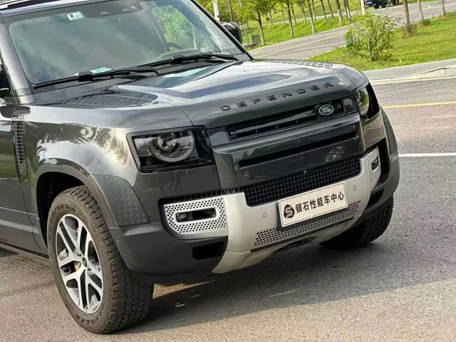 Land Rover Defender — Фото автомобиля 5