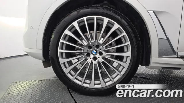 BMW X7 — Фото автомобиля 5