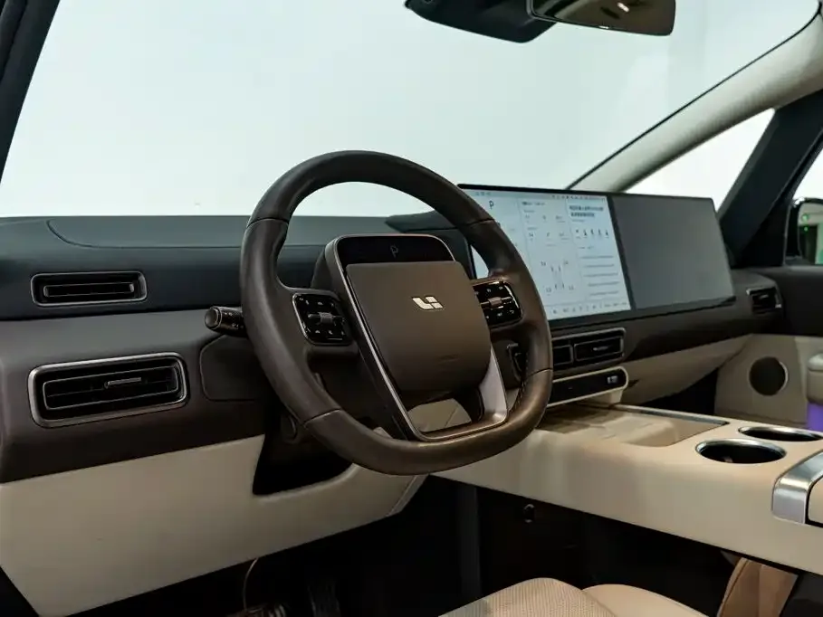 Li Auto Li Auto MEGA 2024 Ultra — Фото автомобиля 22