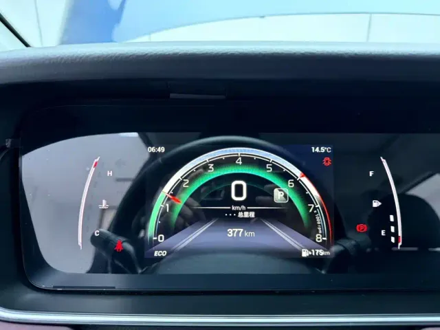 GAC Trumpchi M6 — Фото автомобиля 10