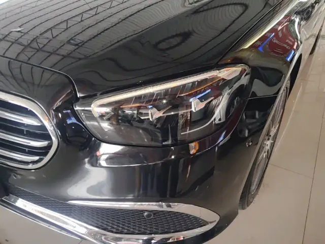 Mercedes-Benz E-Class — Фото автомобиля 23
