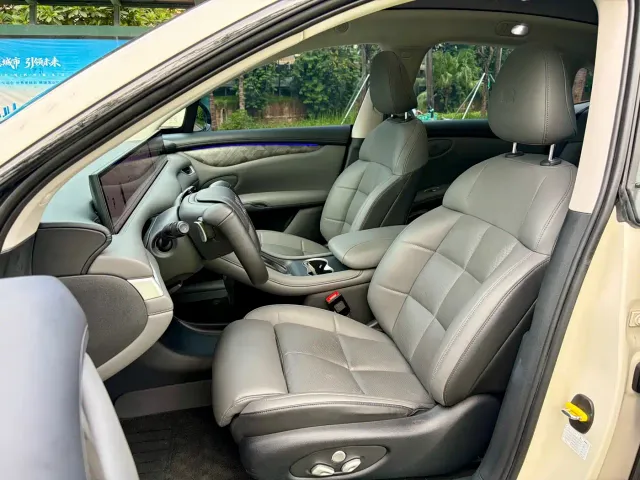 IM Motors LS6 — Фото автомобиля 9