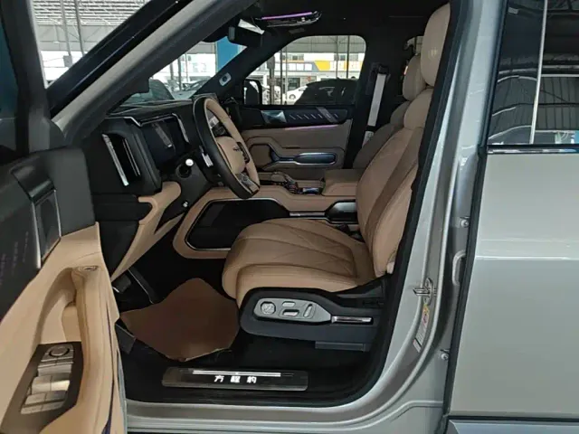 BYD FangChengBao Leopard 8 — Фото автомобиля 14