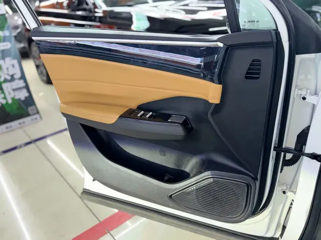 Geely Galaxy L7 — Фото автомобиля 14