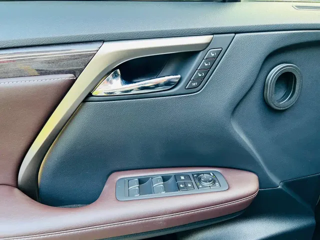 Lexus RX — Фото автомобиля 11