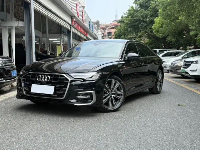 Фотография автомобиля — Audi A6L