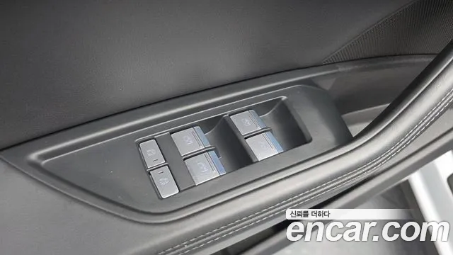 Audi e-tron — Фото автомобиля 26