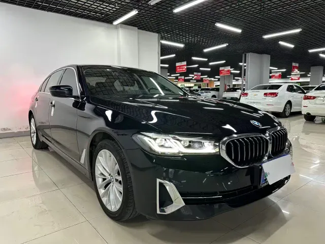 BMW 5 Series — Фото автомобиля 3