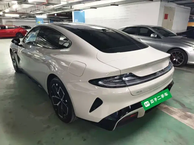 Xiaomi SU7 — Фото автомобиля 4