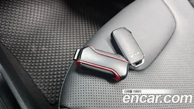 Kia Niro — Фото автомобиля 20