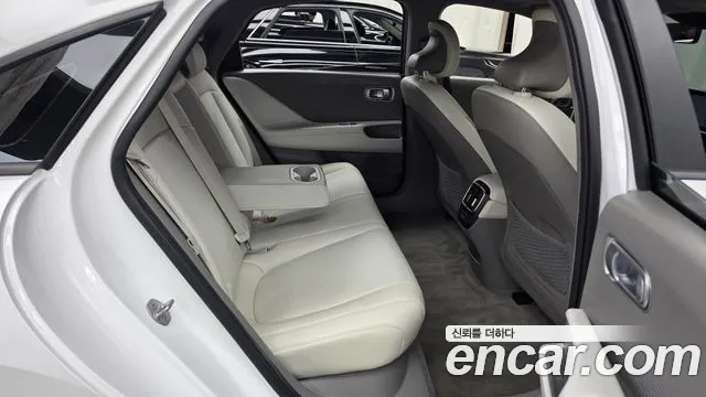 Hyundai Ioniq 6 — Фото автомобиля 18