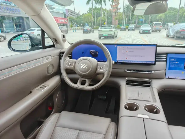 IM Motors LS6 — Фото автомобиля 15