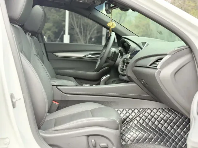 Cadillac CT5 — Фото автомобиля 10