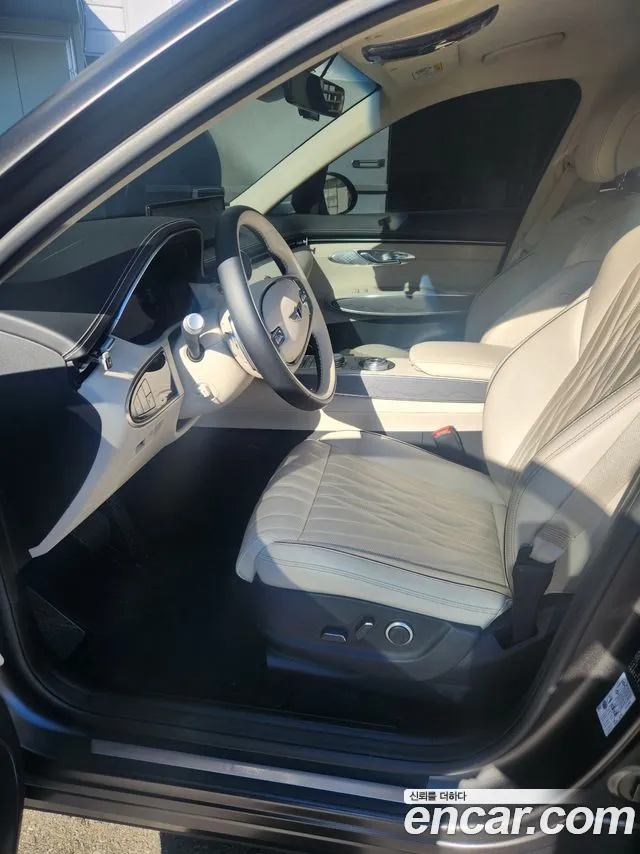 Genesis GV70 — Фото автомобиля 7