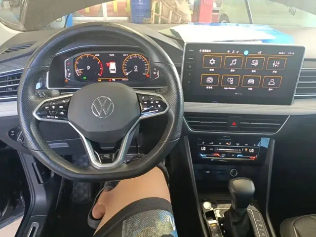 Volkswagen Tiguan L — Фото автомобиля 9