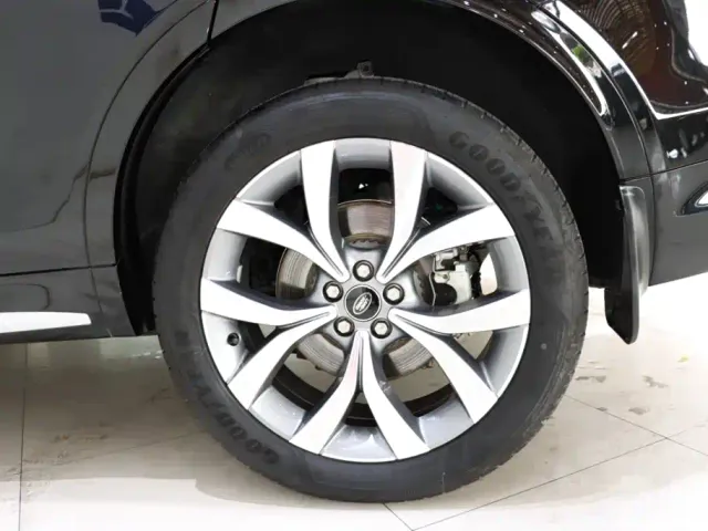Land Rover Discovery Sport — Фото автомобиля 16