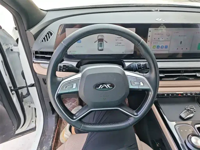 JAC Motors JAC QX PHEV — Фото автомобиля 10