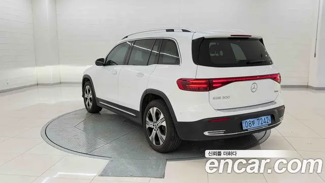 Mercedes-Benz EQB X243 — Фото автомобиля 4