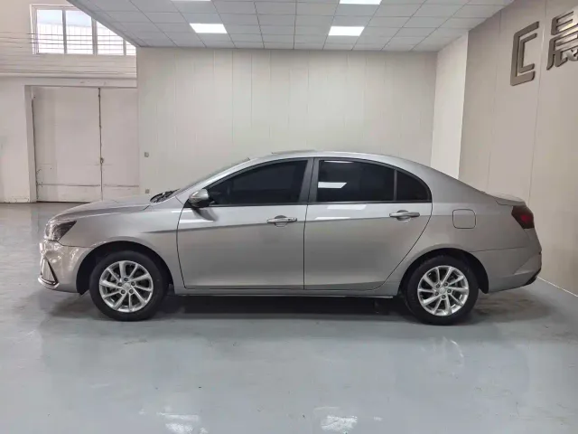 Geely Emgrand — Фото автомобиля 7
