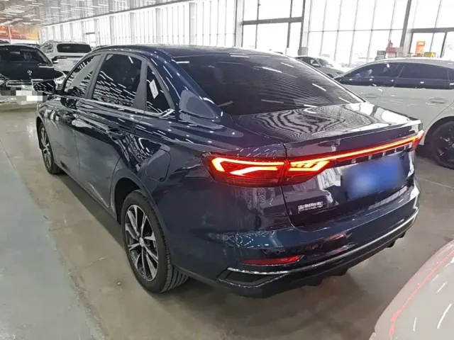 Geely Emgrand — Фото автомобиля 4