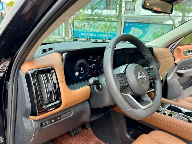 Nissan Terra — Фото автомобиля 9
