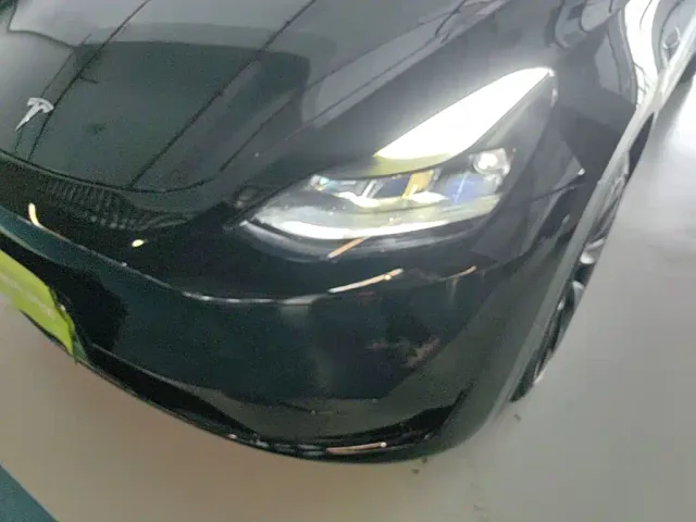 Tesla Model Y — Фото автомобиля 23