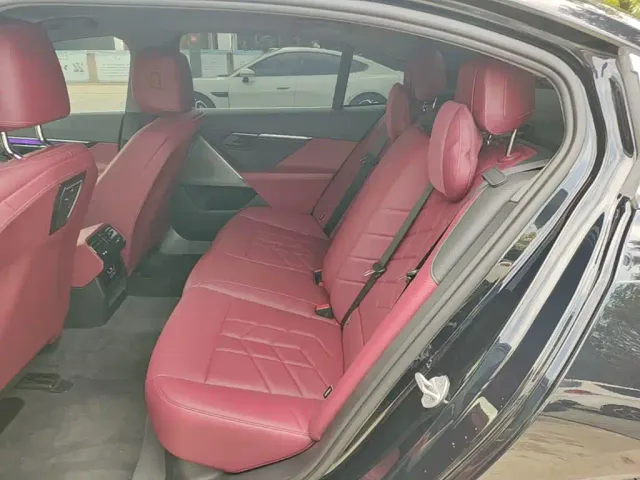 BMW i5 — Фото автомобиля 16