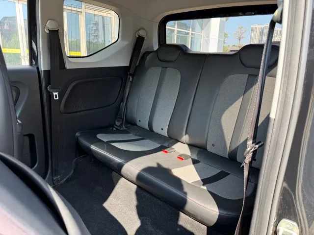 Wuling Hongguang Mini EV — Фото автомобиля 18