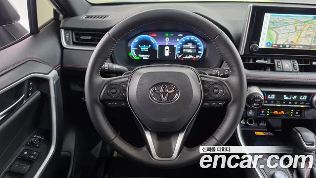 Toyota RAV4 Generation 5 — Фото автомобиля 13