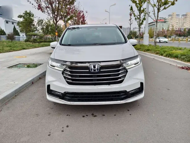 Honda Odyssey — Фото автомобиля 2