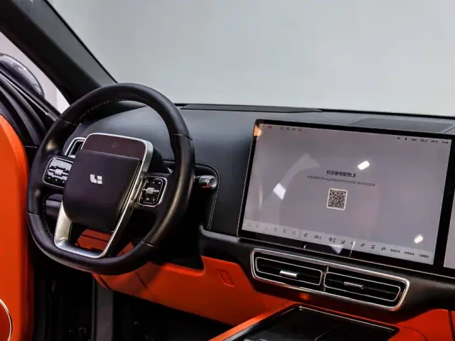 Li Auto L8 — Фото автомобиля 18