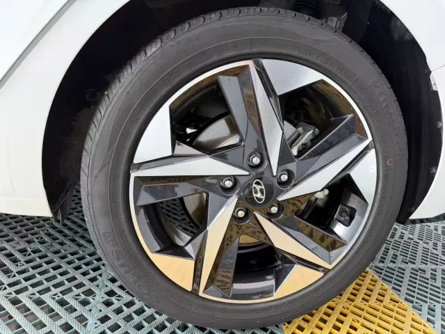 Hyundai Elantra — Фото автомобиля 27