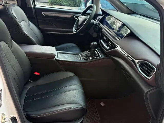 GAC Trumpchi M6 — Фото автомобиля 22