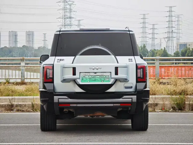 BYD FangChengBao Leopard 8 — Фото автомобиля 8