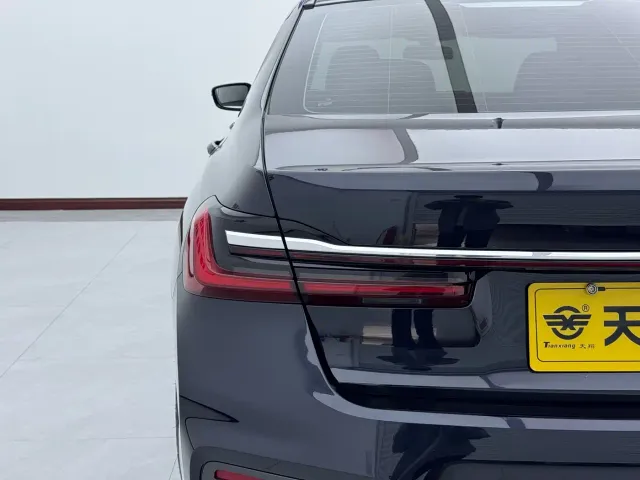 BMW 7 Series — Фото автомобиля 20