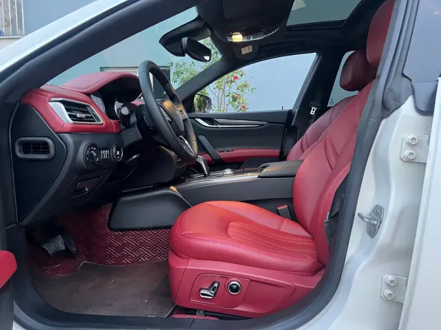 Maserati Ghibli — Фото автомобиля 7