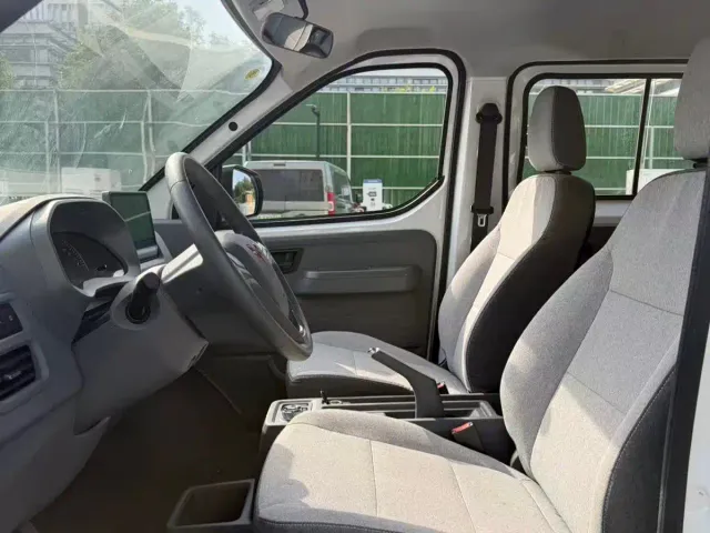 Wuling Yangguang — Фото автомобиля 13