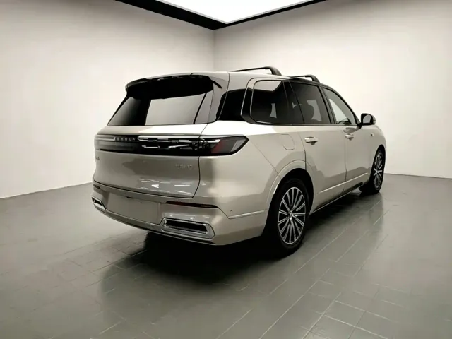 Geely Galaxy M9 — Фото автомобиля 7