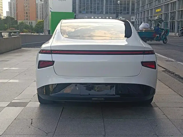 Xpeng P7 — Фото автомобиля 7